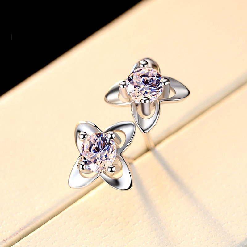 Lucky four-leaf clover silver pin earrings trendy earrings diamond earrings jewelry